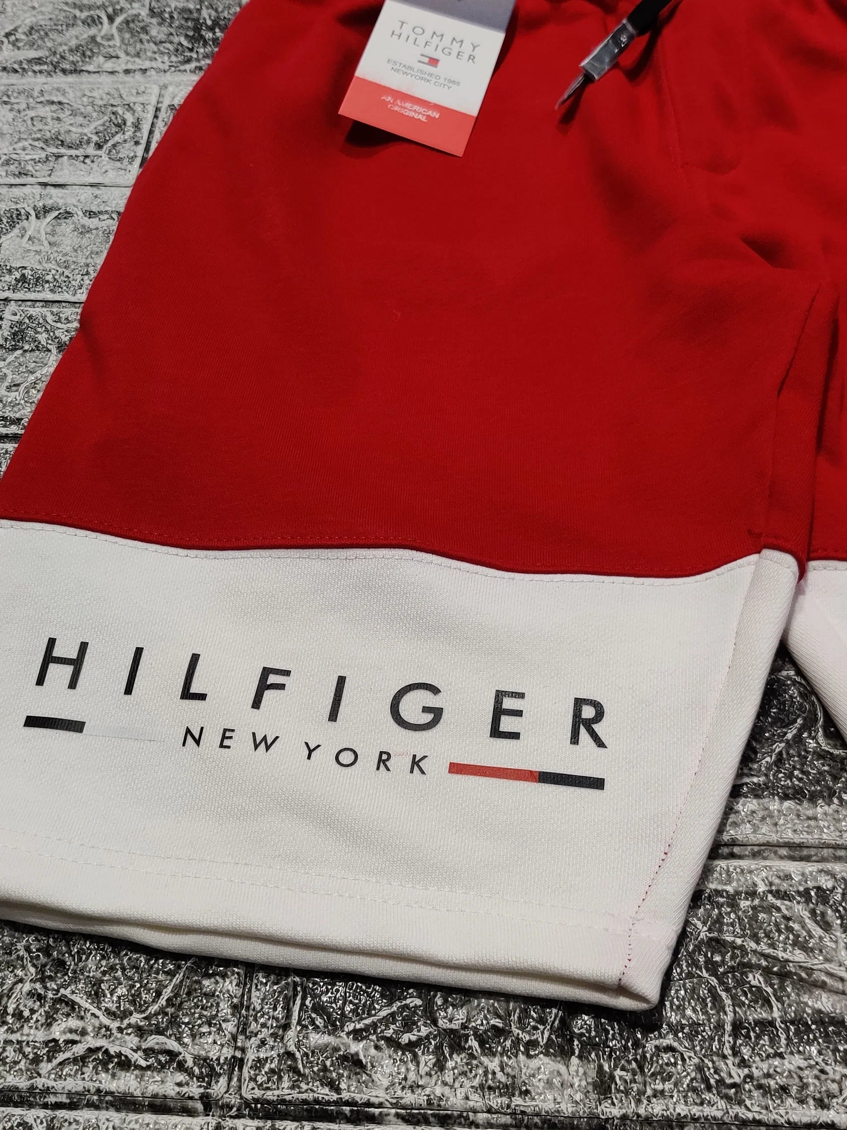 Tommy Hilfiger